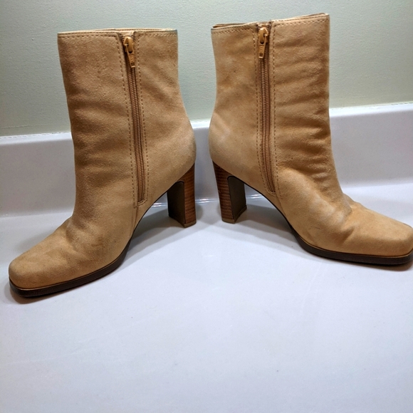 Butter Soft Women's Tan Suede Square Toe Heeled Boot - Size 7 - Picture 5 of 8
